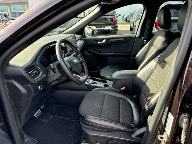 Certified 2023 Ford Escape ST-Line w/ Tech Pack #1 AWD/4WD image 14