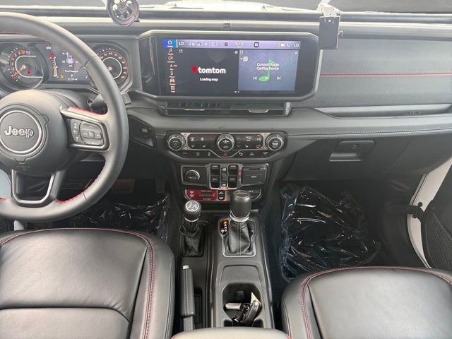 Used 2024 Jeep Gladiator Rubicon AWD/4WD image 4