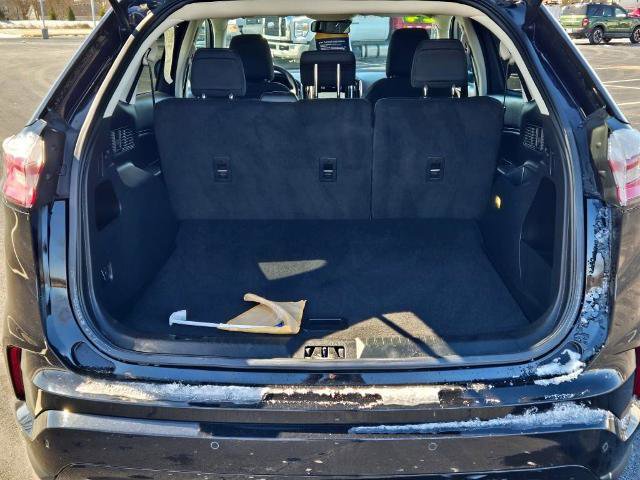 Certified 2024 Ford Edge SE w/ Black Appearance Package image 15