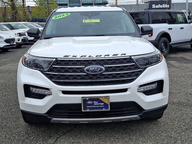Certified 2023 Ford Explorer XLT w/ Equipment Group 202A AWD/4WD image 8