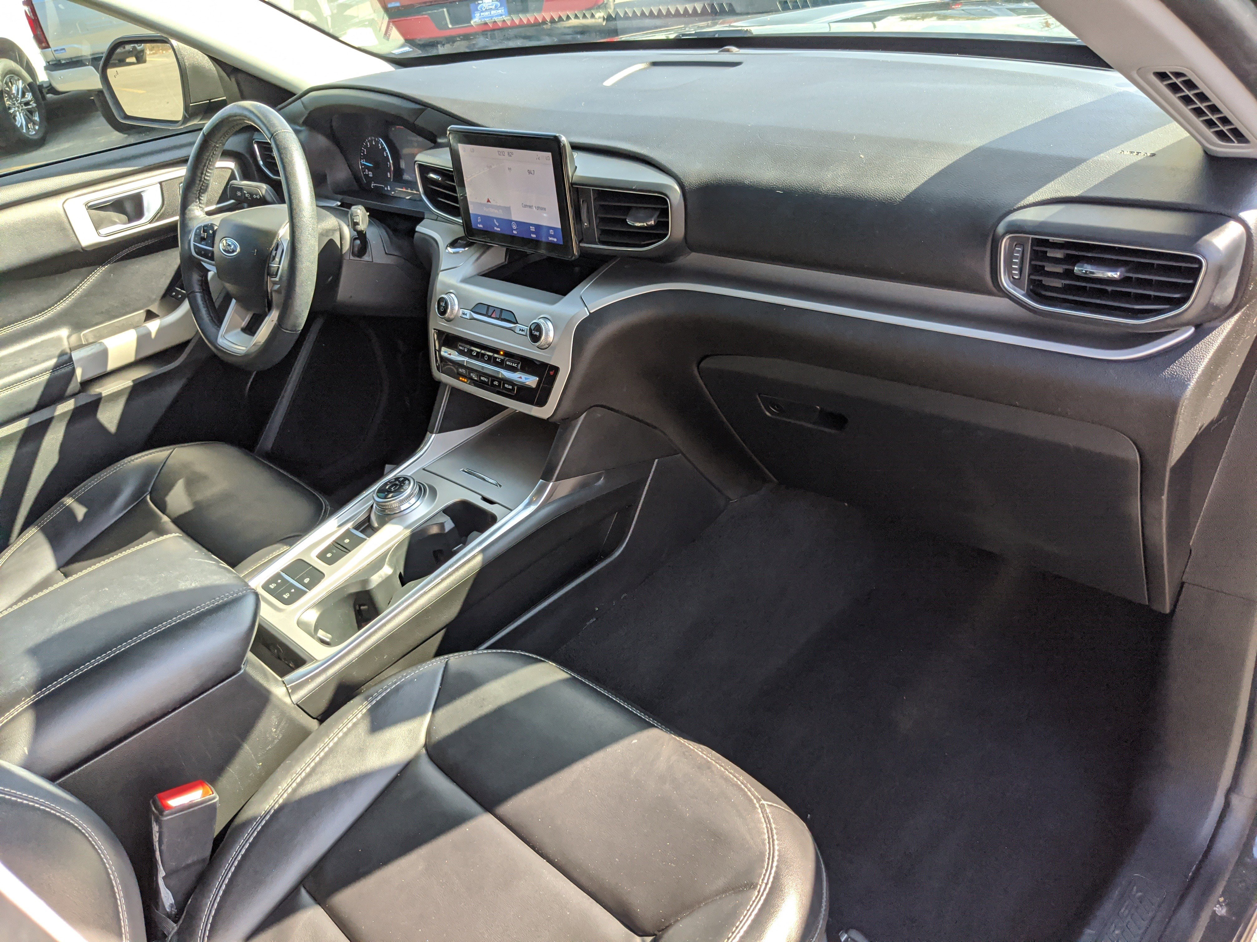 Certified 2022 Ford Explorer XLT w/ Equipment Group 202A image 13