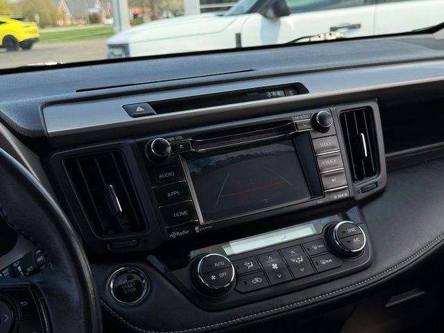 Used 2017 Toyota RAV4 XLE AWD/4WD image 16