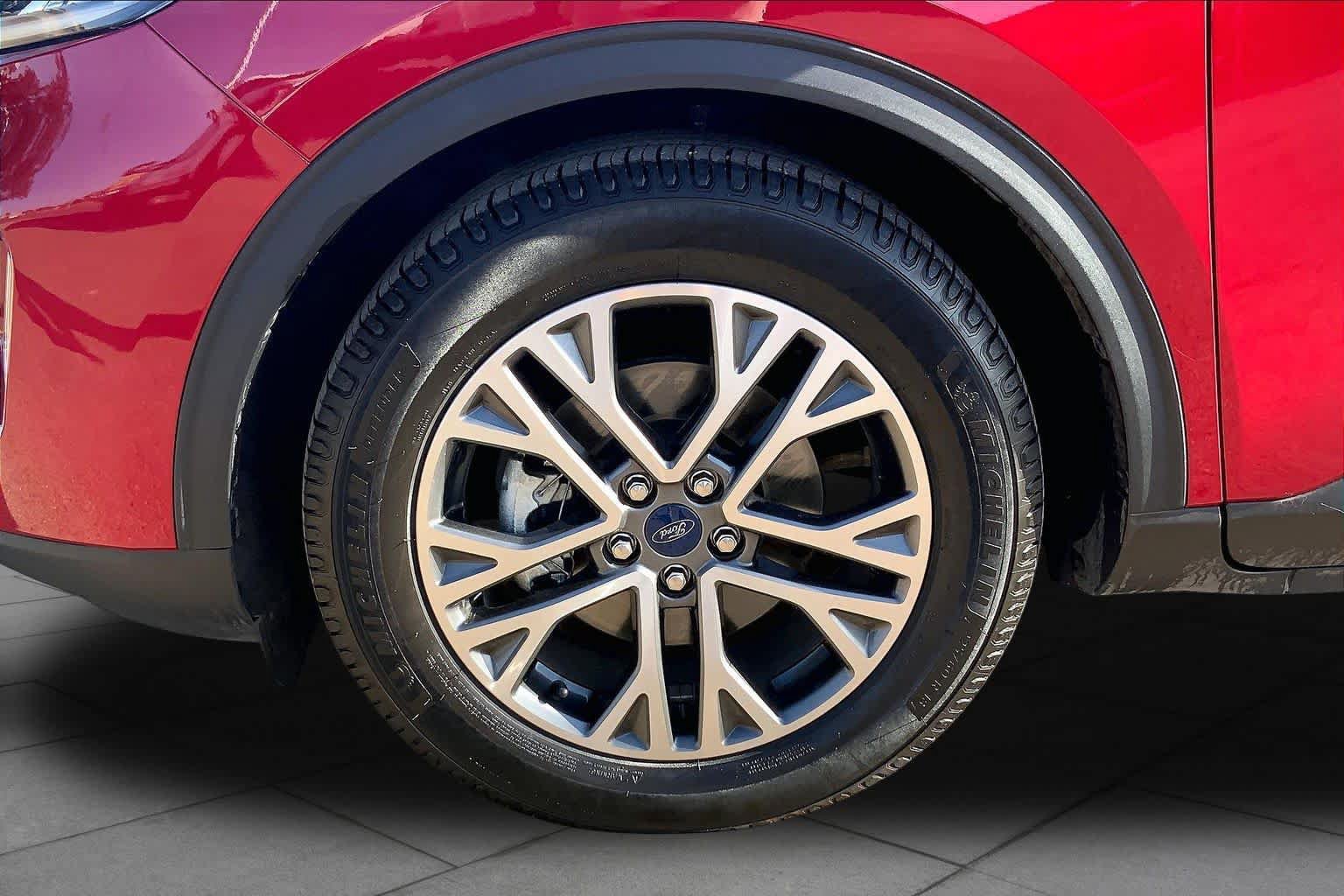 Certified 2022 Ford Escape SEL FWD image 11