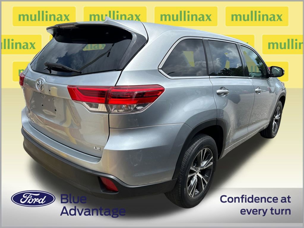 Used 2018 Toyota Highlander Plus FWD video 2
