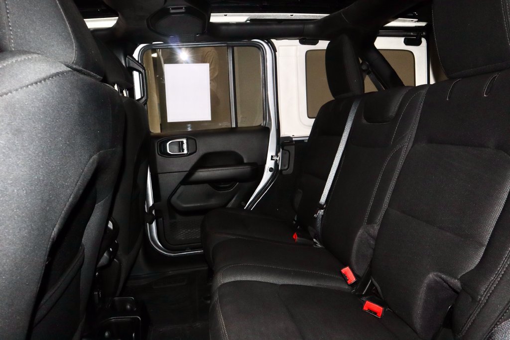 Used 2020 Jeep Wrangler Unlimited Sahara AWD/4WD image 22