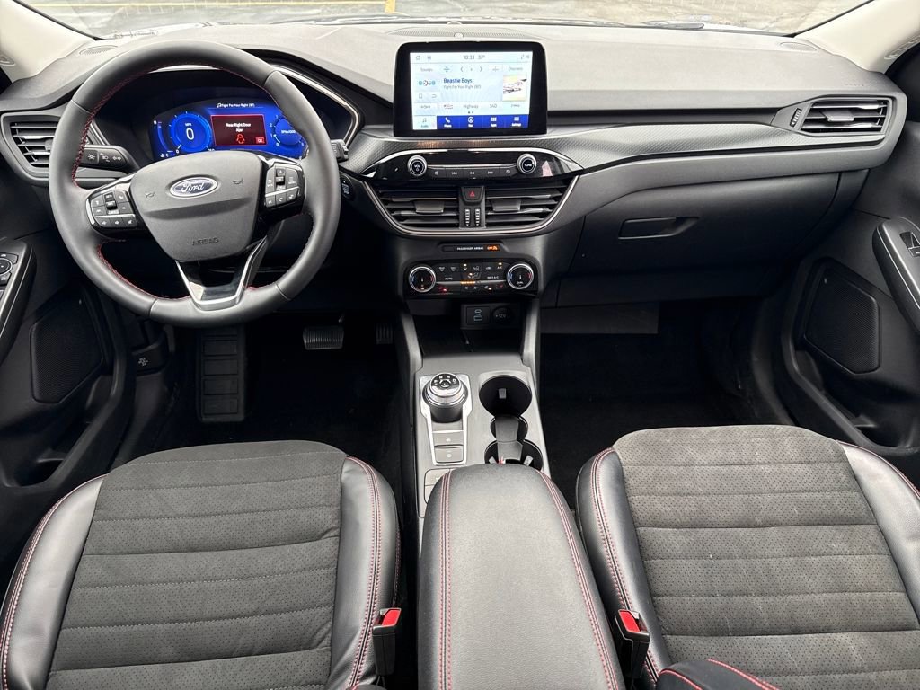 Certified 2022 Ford Escape SEL w/ SEL Stealth AWD Package image 11