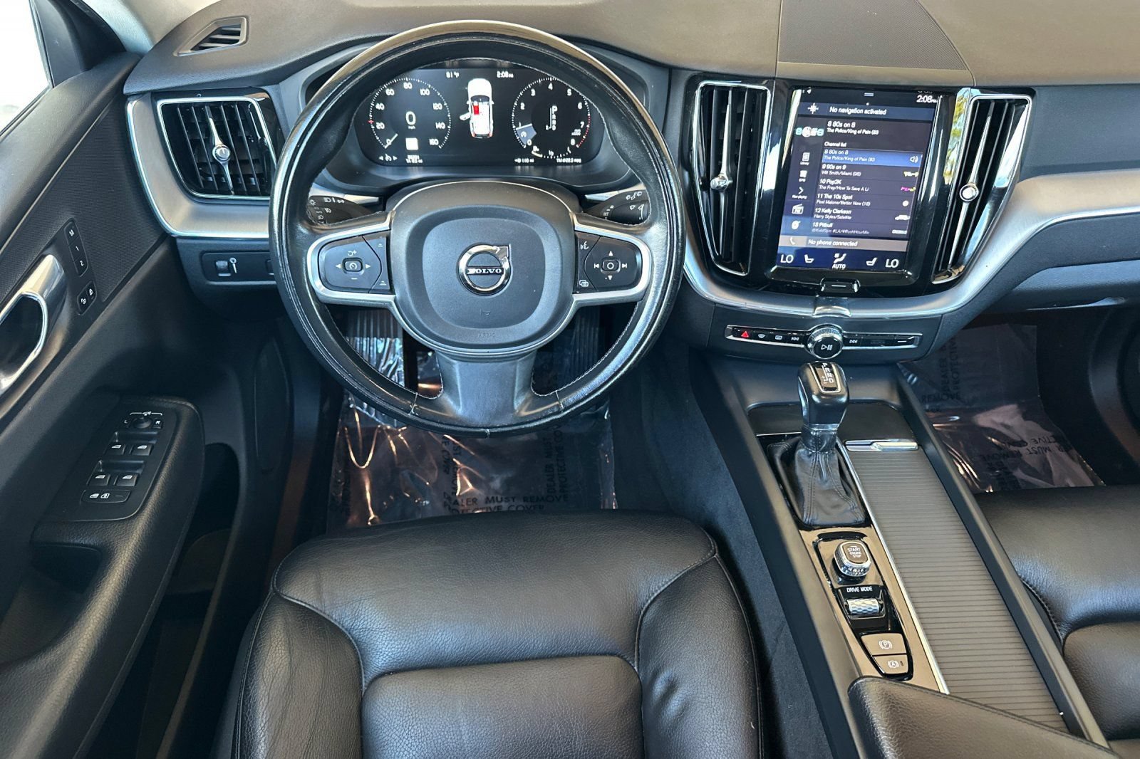 Used 2020 Volvo XC60 T5 Momentum w/ Premium Package AWD/4WD image 16