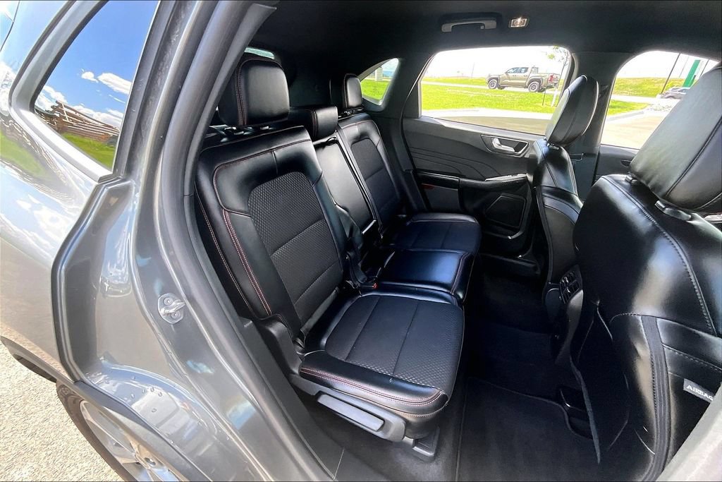 Certified 2025 Ford Escape ST-Line Select AWD/4WD image 27