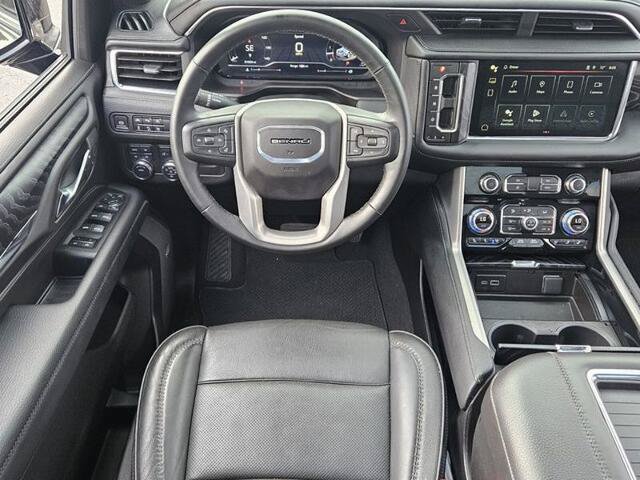 Used 2024 GMC Yukon XL Denali AWD/4WD image 7