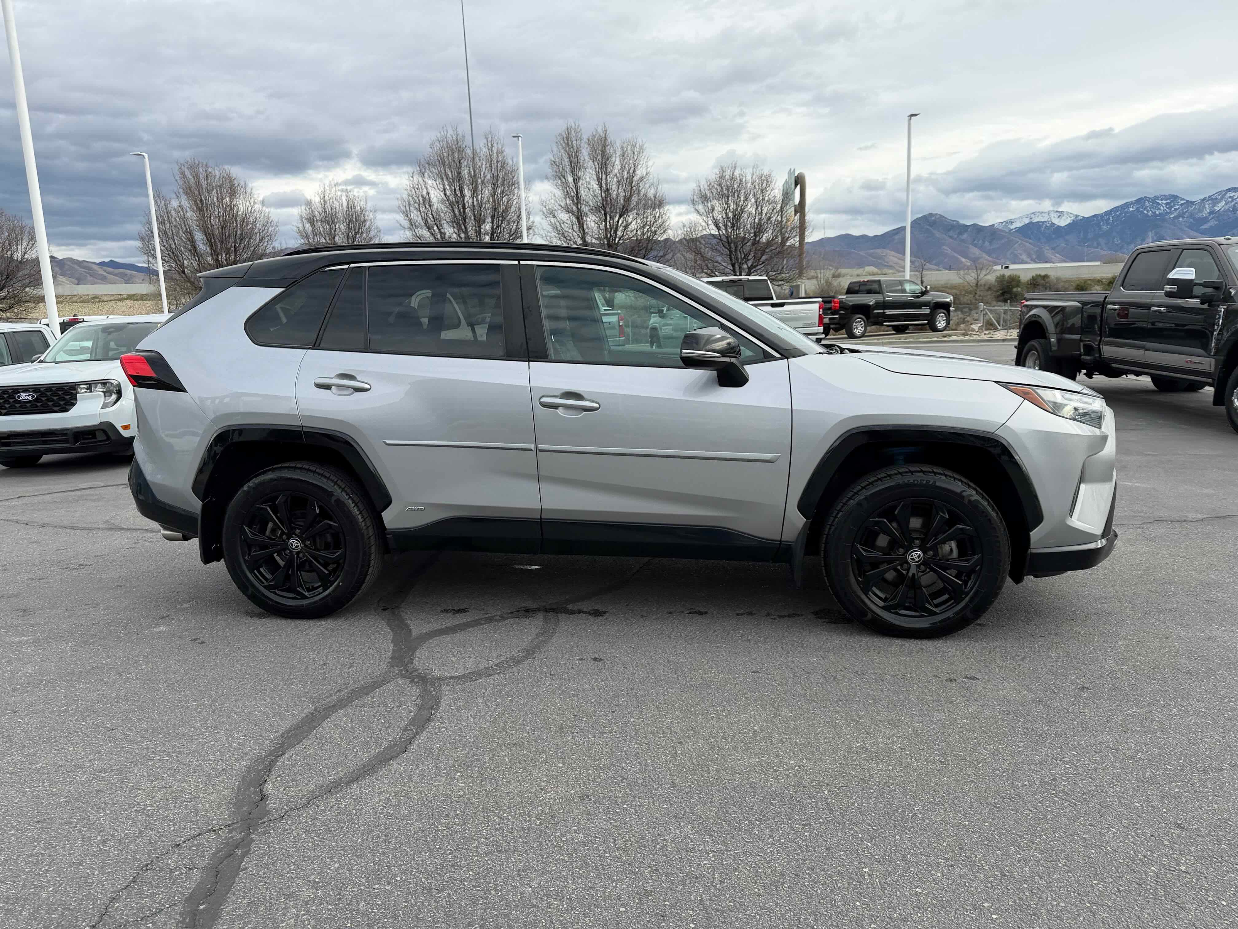 Used 2022 Toyota RAV4 XSE w/ XSE Grade Weather Package image 7