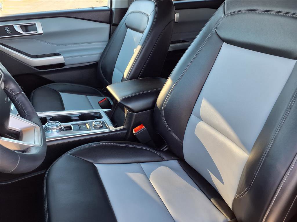 Certified 2023 Ford Explorer XLT w/ Equipment Group 202A image 6