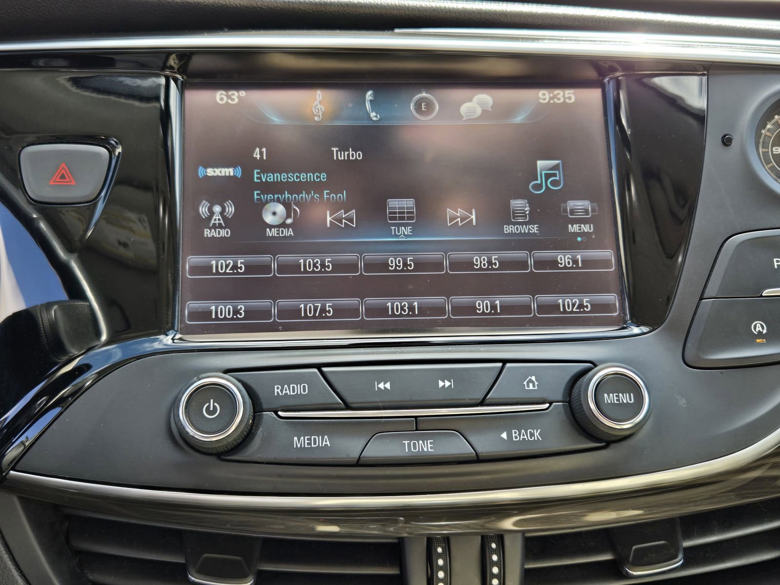 Used 2019 Buick Envision Essence FWD image 14