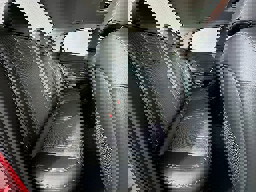 Used 2022 Hyundai Elantra Limited image 33