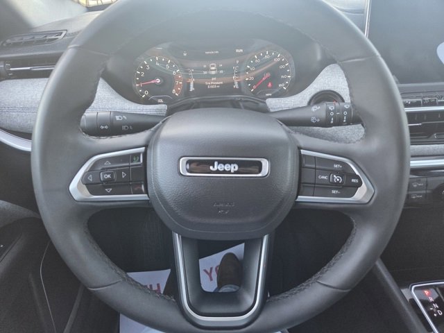 Used 2024 Jeep Compass Latitude image 17