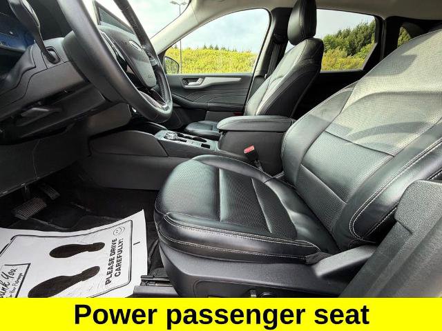 Certified 2025 Ford Escape Platinum AWD/4WD image 17
