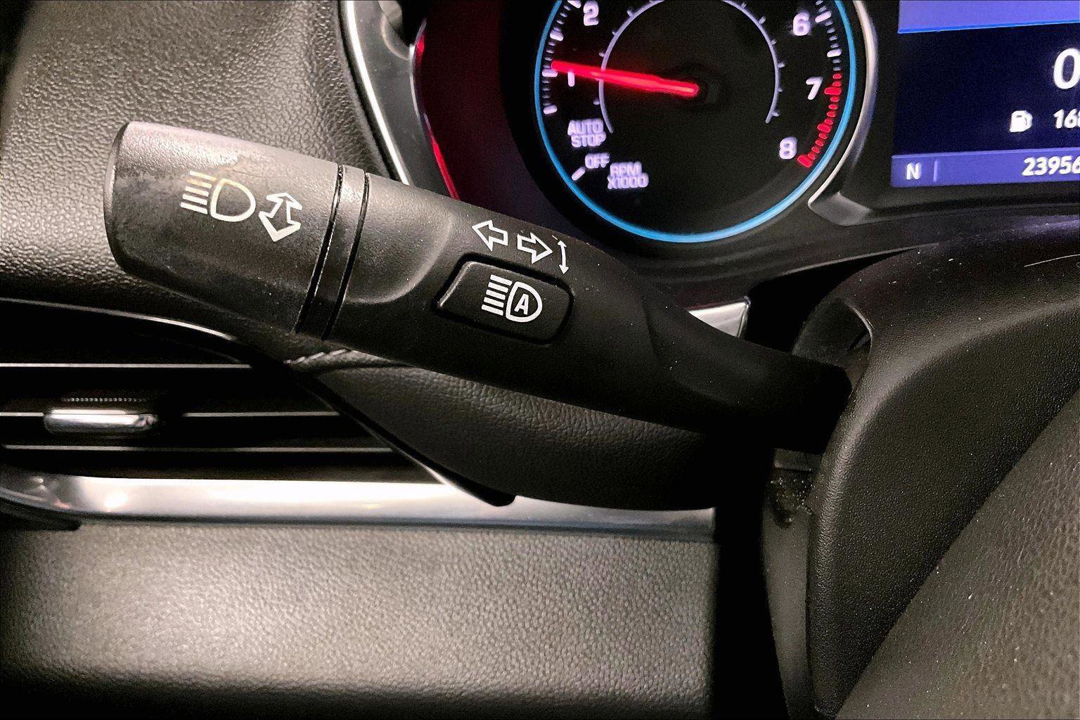 Used 2023 Chevrolet Traverse LT image 31