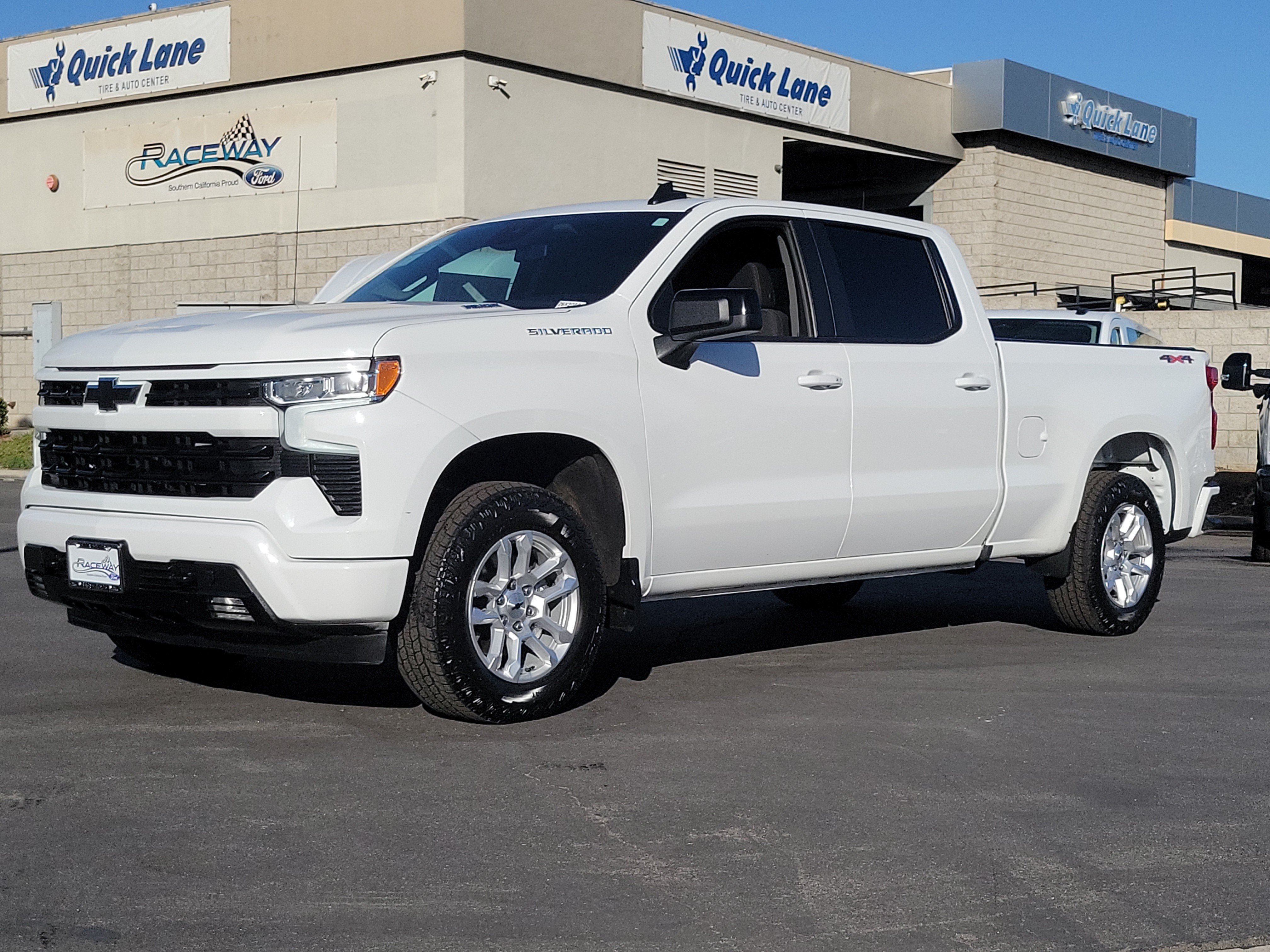 Used 2025 Chevrolet Silverado 1500 RST AWD/4WD image 17