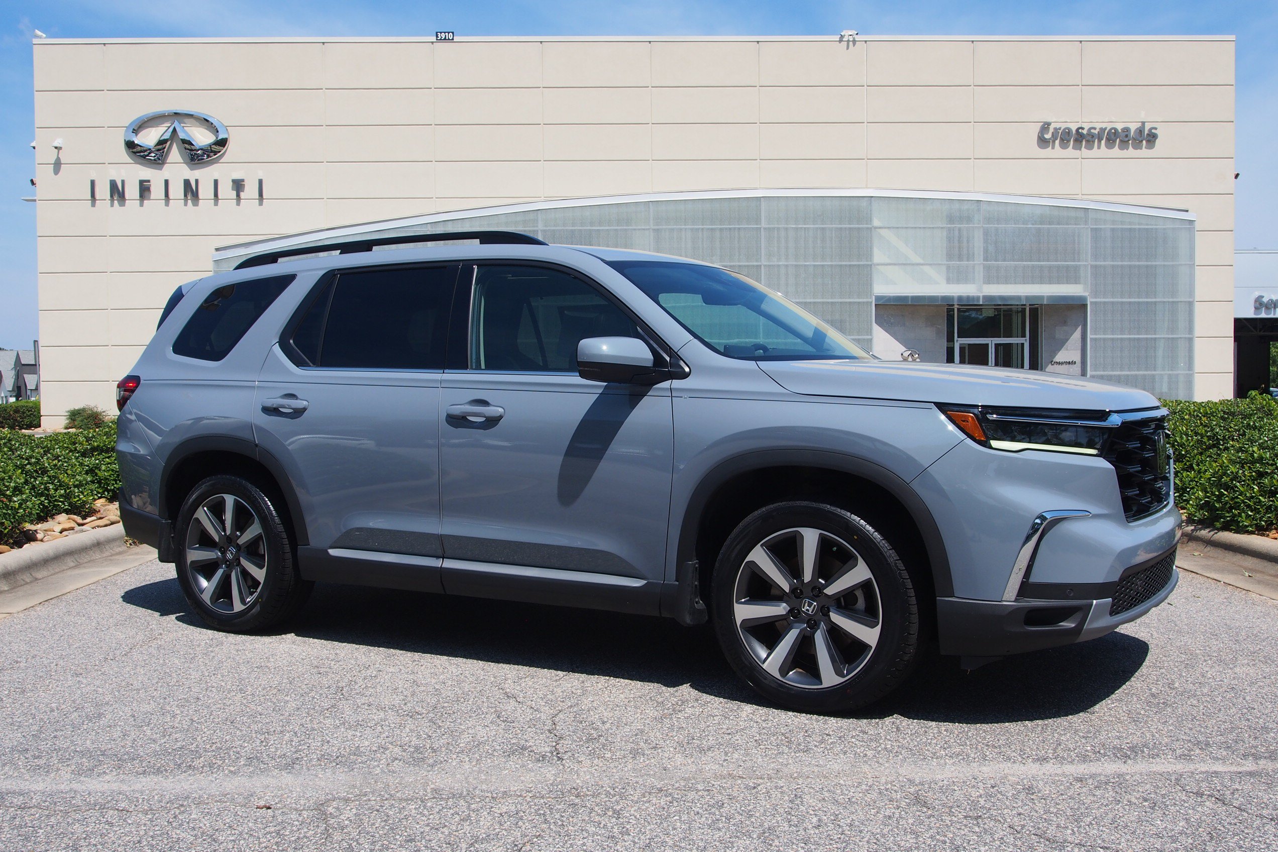 Used 2025 Honda Pilot Touring