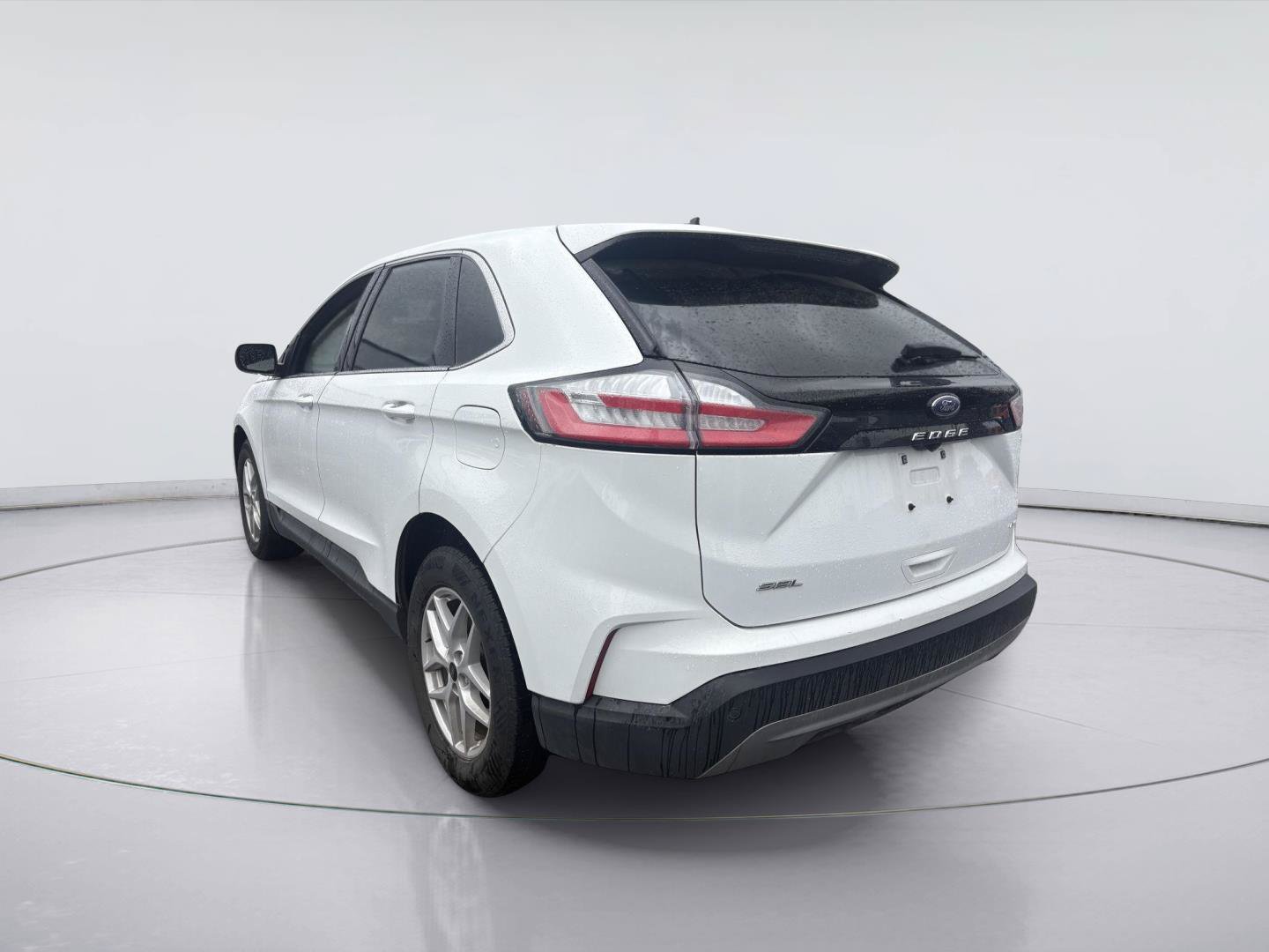 Certified 2024 Ford Edge SEL AWD/4WD image 3