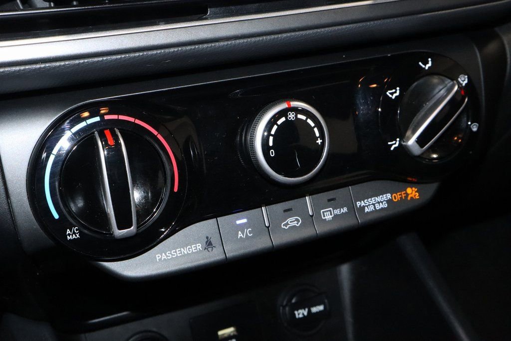 Used 2022 Hyundai Kona SE image 30