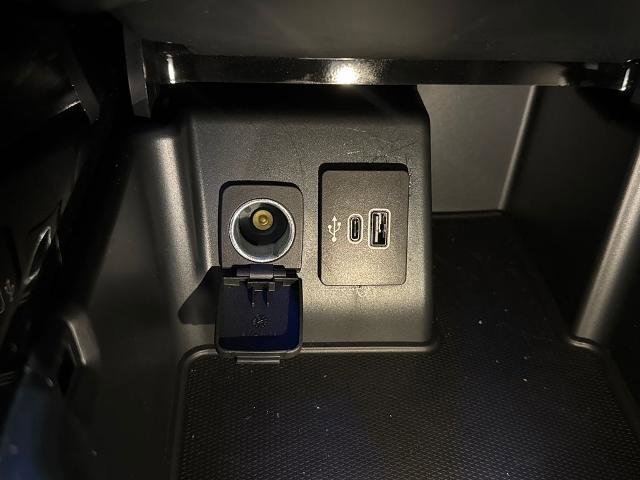 Certified 2025 Ford Explorer Platinum image 30