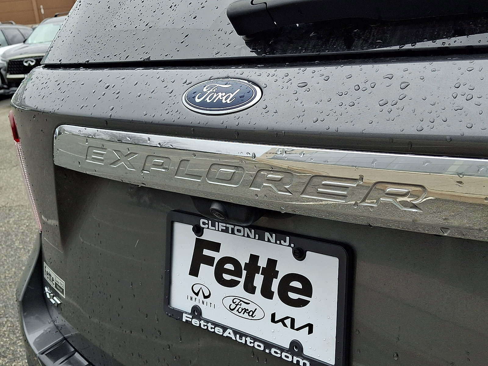 Certified 2023 Ford Explorer XLT image 4