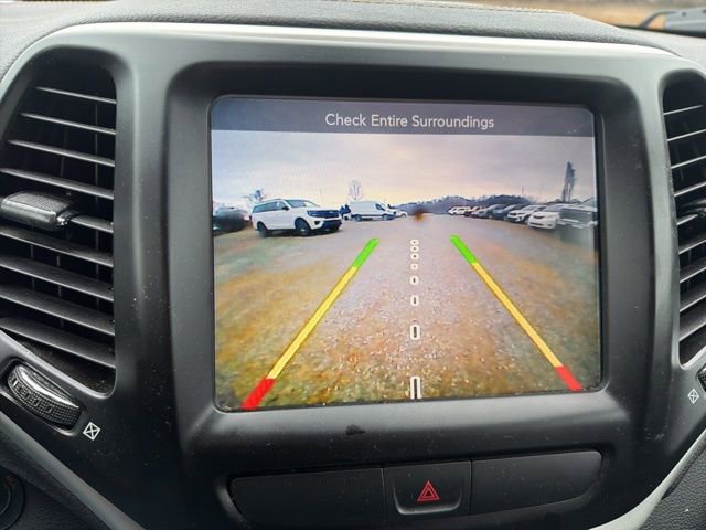 Used 2018 Jeep Cherokee Latitude Plus w/ Comfort/Convenience Group image 20