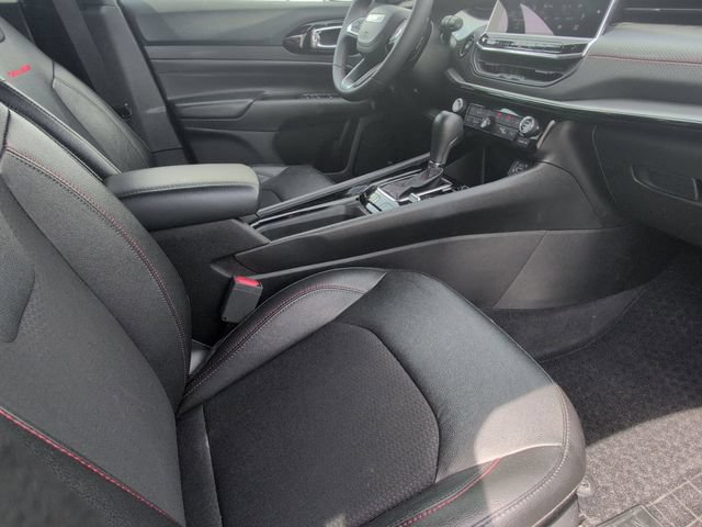 Used 2025 Jeep Compass Trailhawk AWD/4WD image 18