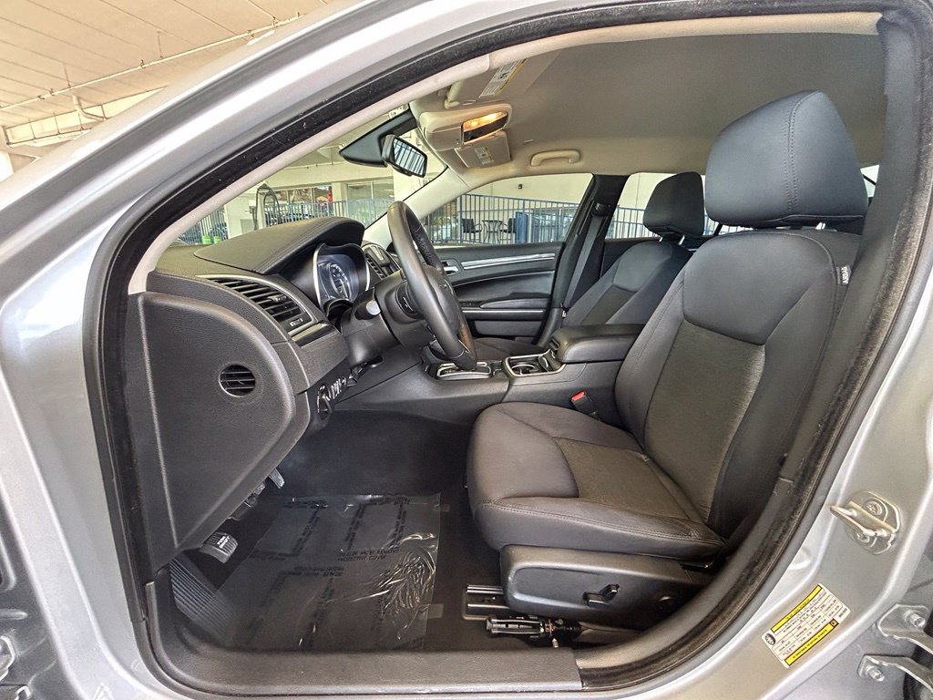 Used 2021 Chrysler 300 Touring w/ Sport Appearance Package RWD image 11