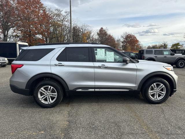Certified 2022 Ford Explorer XLT w/ Equipment Group 202A image 4