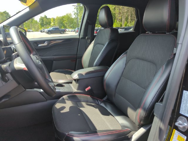 Certified 2025 Ford Escape ST-Line AWD/4WD image 27