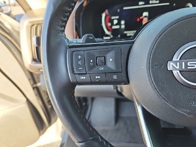 Used 2024 Nissan Pathfinder Platinum FWD image 19
