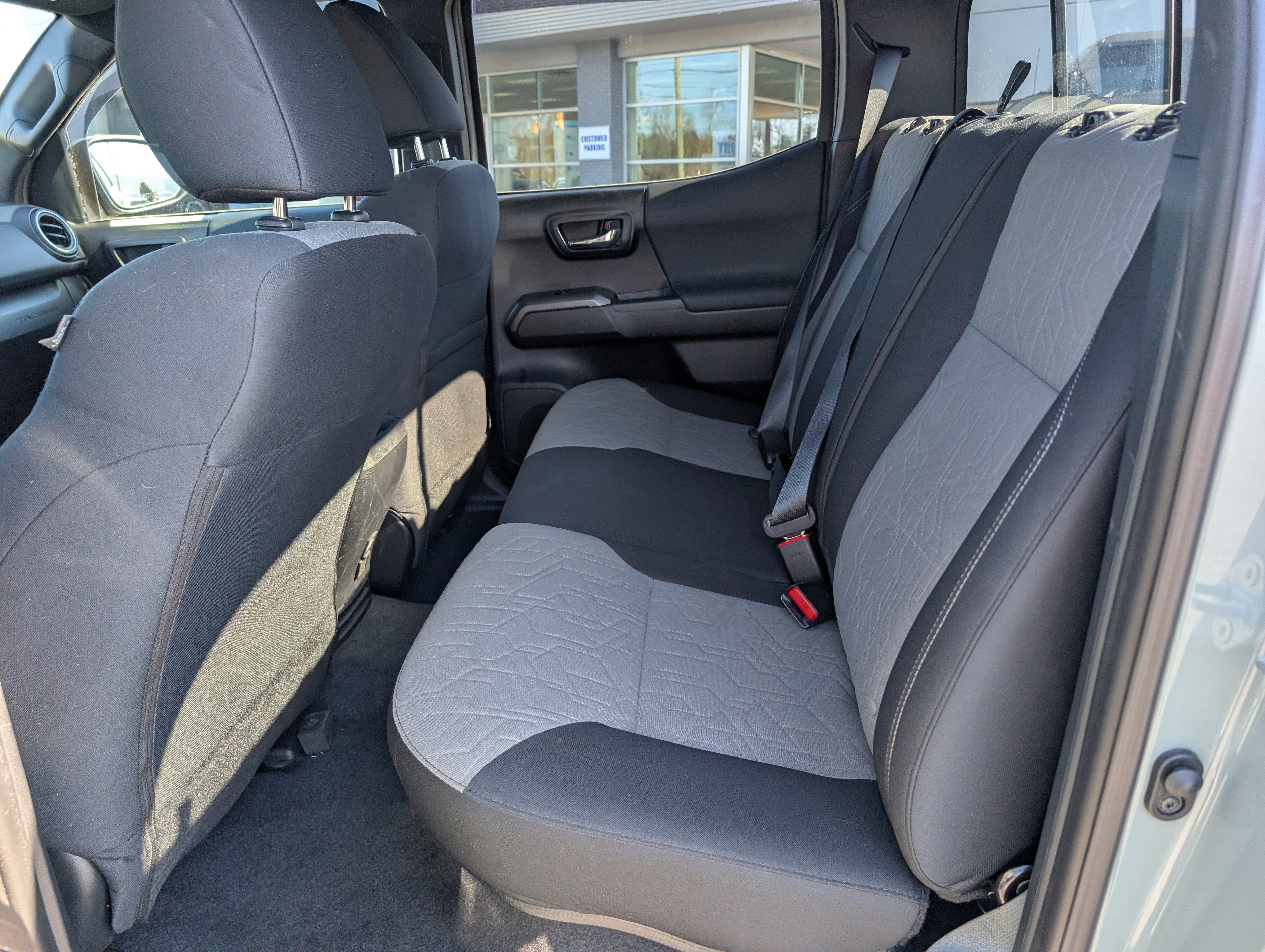 Used 2022 Toyota Tacoma TRD Off-Road w/ Technology Package image 15