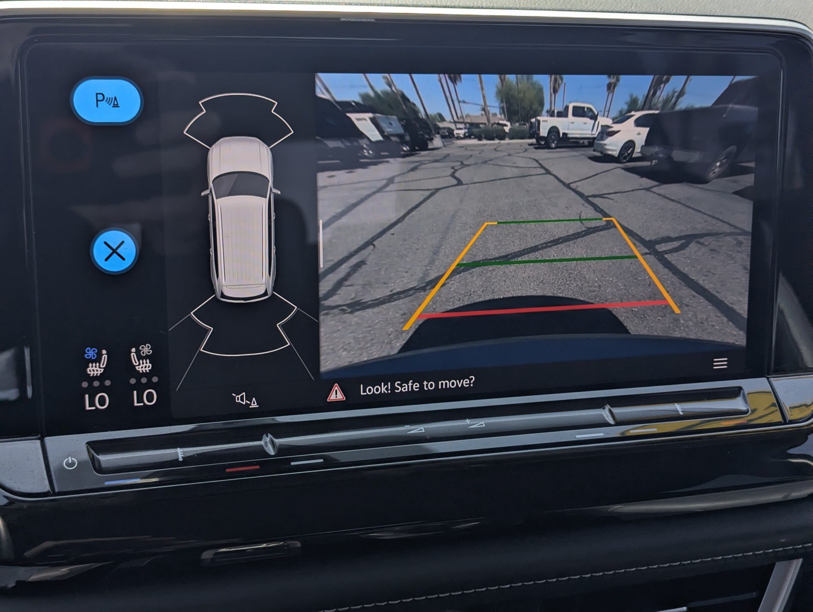 Used 2024 Volkswagen Atlas SE FWD image 12
