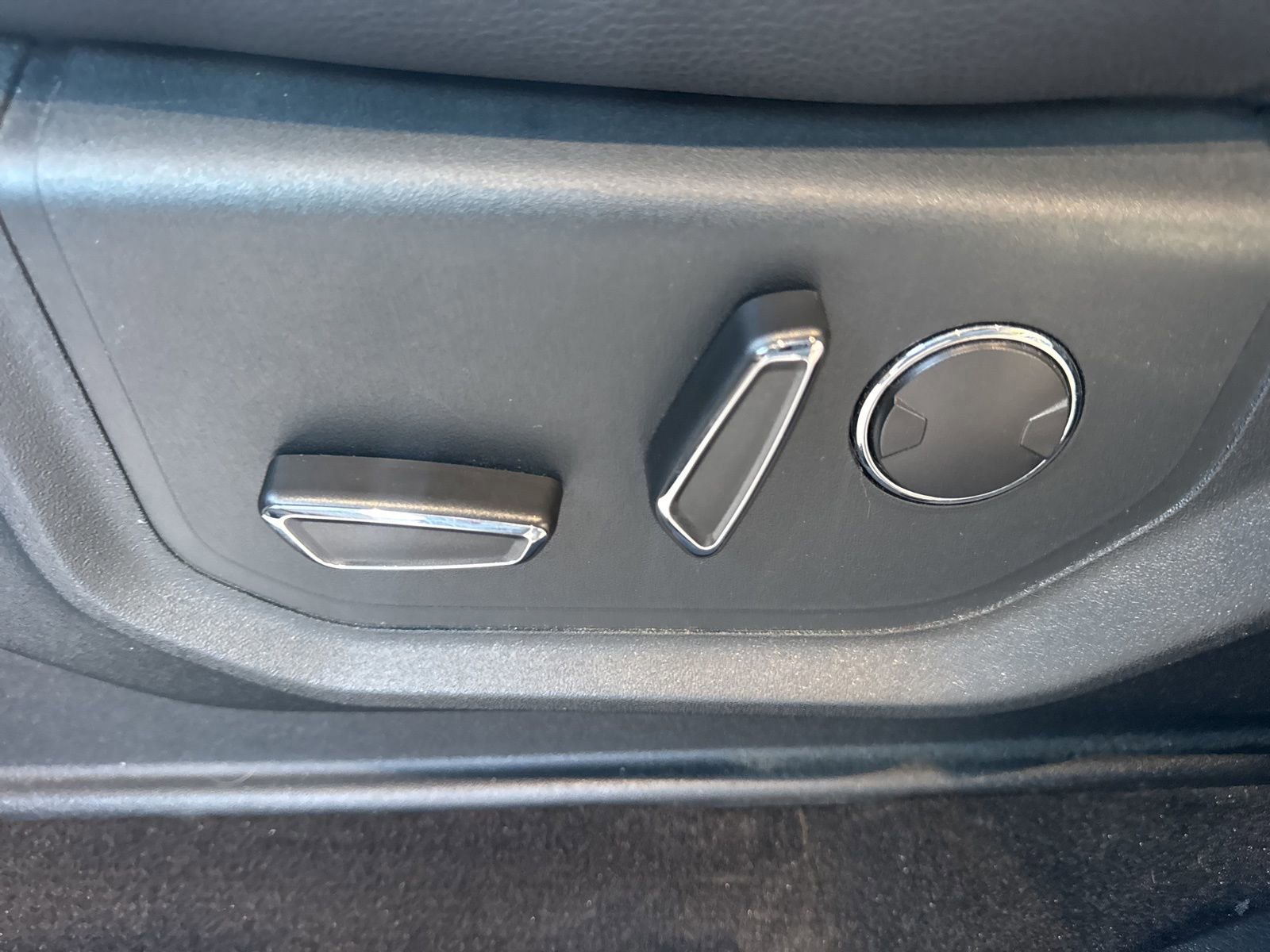 Certified 2020 Ford Expedition Limited w/ Equipment Group 301A AWD/4WD image 23