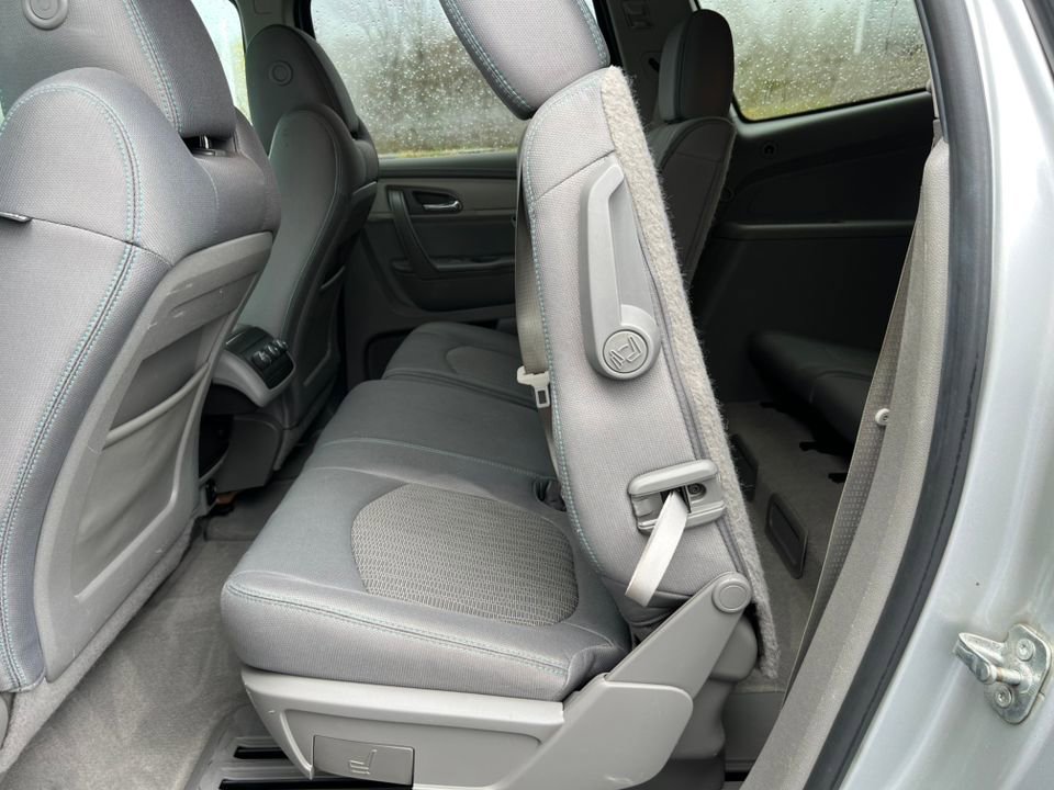 Used 2017 Chevrolet Traverse LS FWD image 5