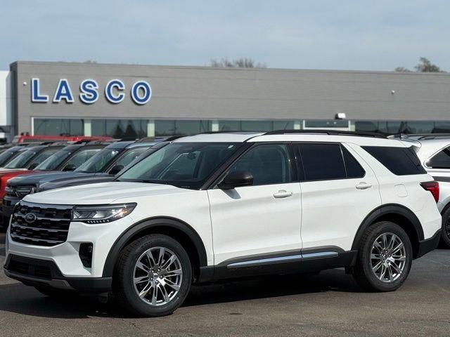Certified 2025 Ford Explorer Active w/ Active Comfort Package AWD/4WD image 1