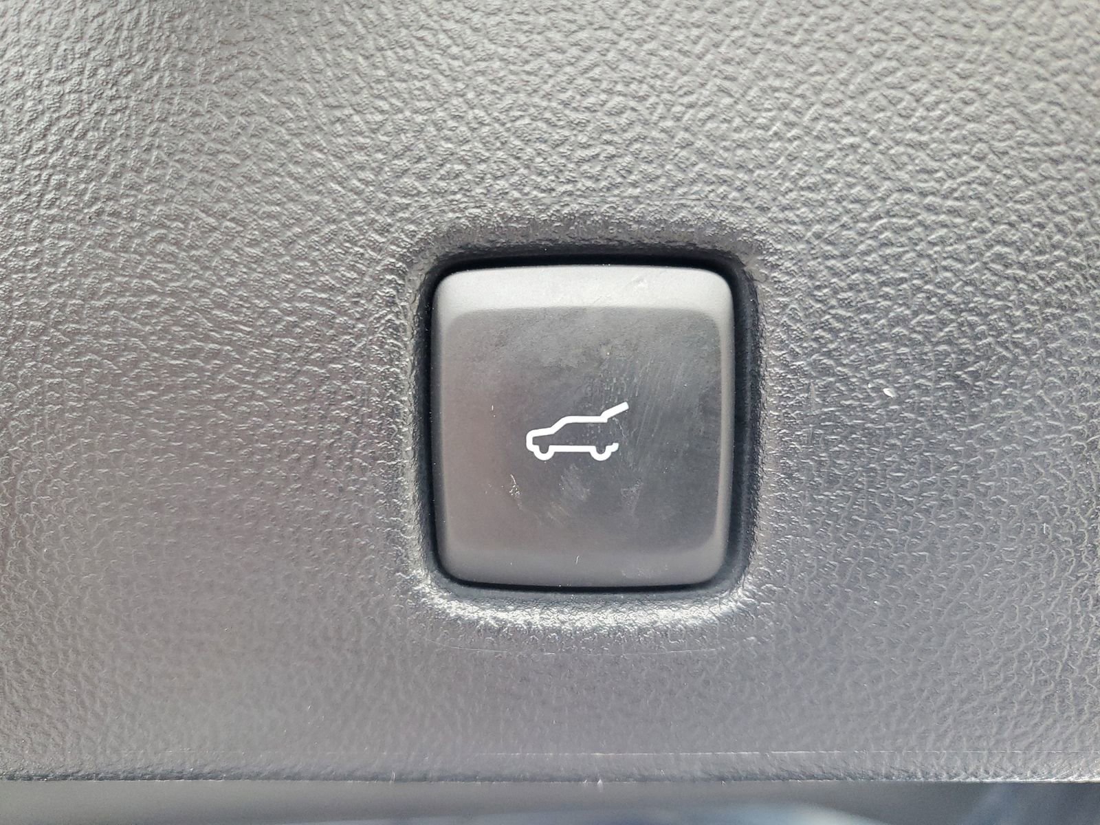 Certified 2020 Ford Escape SEL FWD image 8