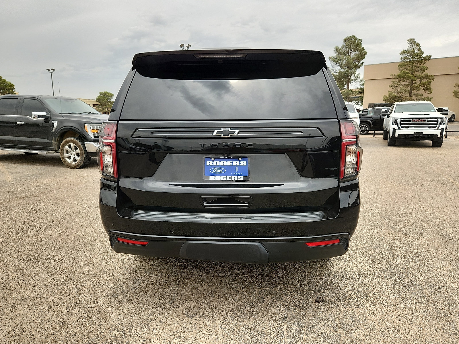 Used 2024 Chevrolet Tahoe Z71 w/ Luxury Package AWD/4WD image 6