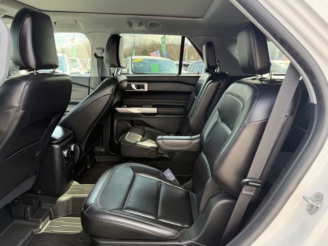 Certified 2022 Ford Explorer XLT w/ Equipment Group 202A image 9