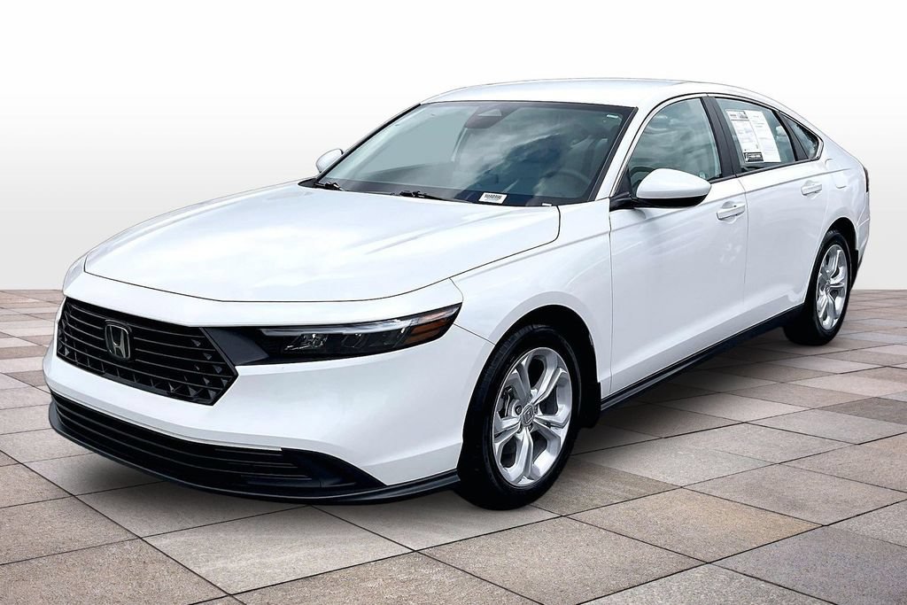 Used 2025 Honda Accord LX image 11