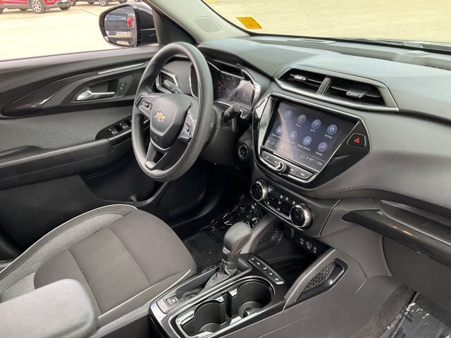 Used 2023 Chevrolet TrailBlazer LT w/ Convenience Package FWD image 18
