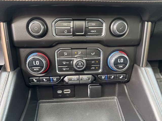 Used 2023 Chevrolet Suburban High Country w/ LPO, Illumination Package AWD/4WD image 28