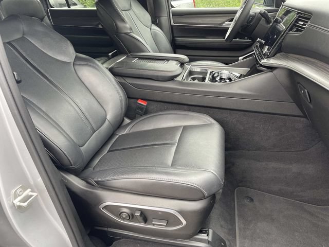Used 2024 Jeep Wagoneer Series II AWD/4WD image 28