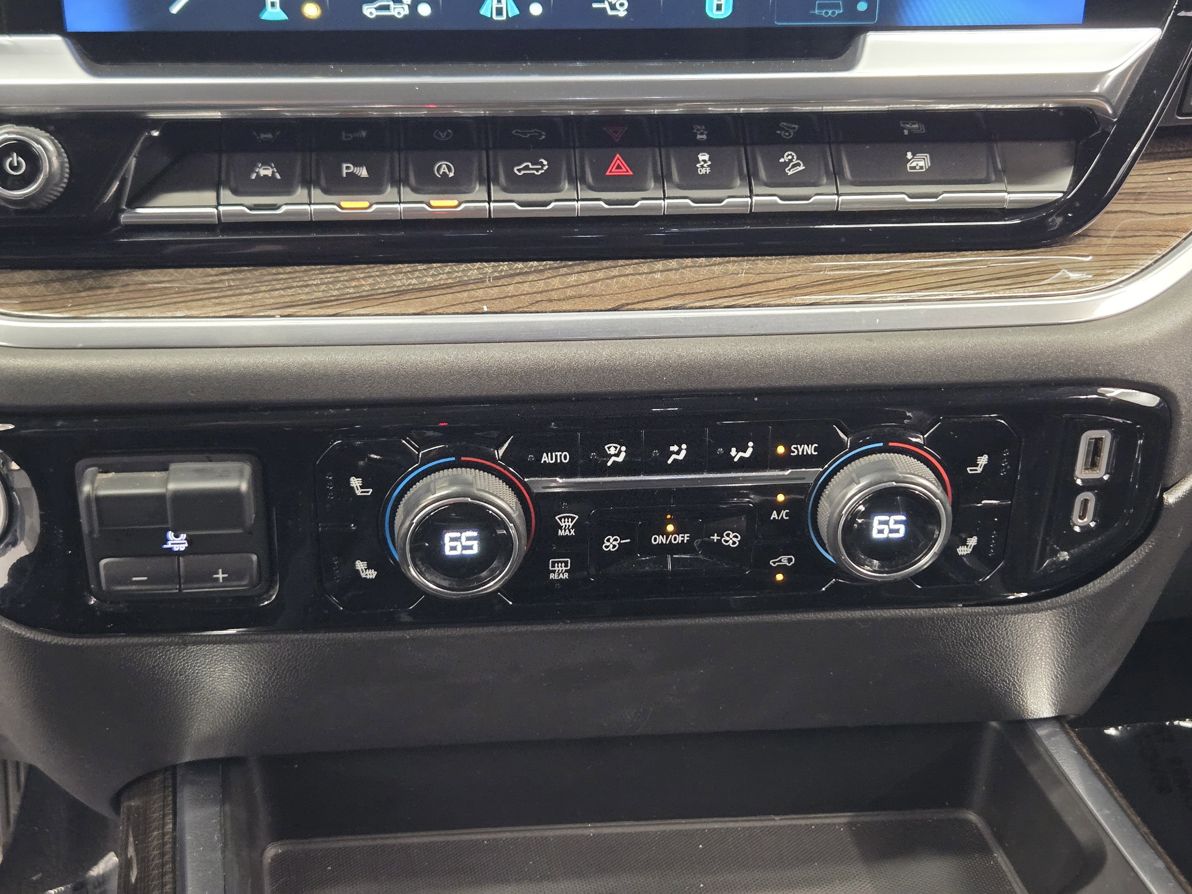 Used 2022 Chevrolet Silverado 1500 LT Trail Boss w/ Convenience Package II image 18