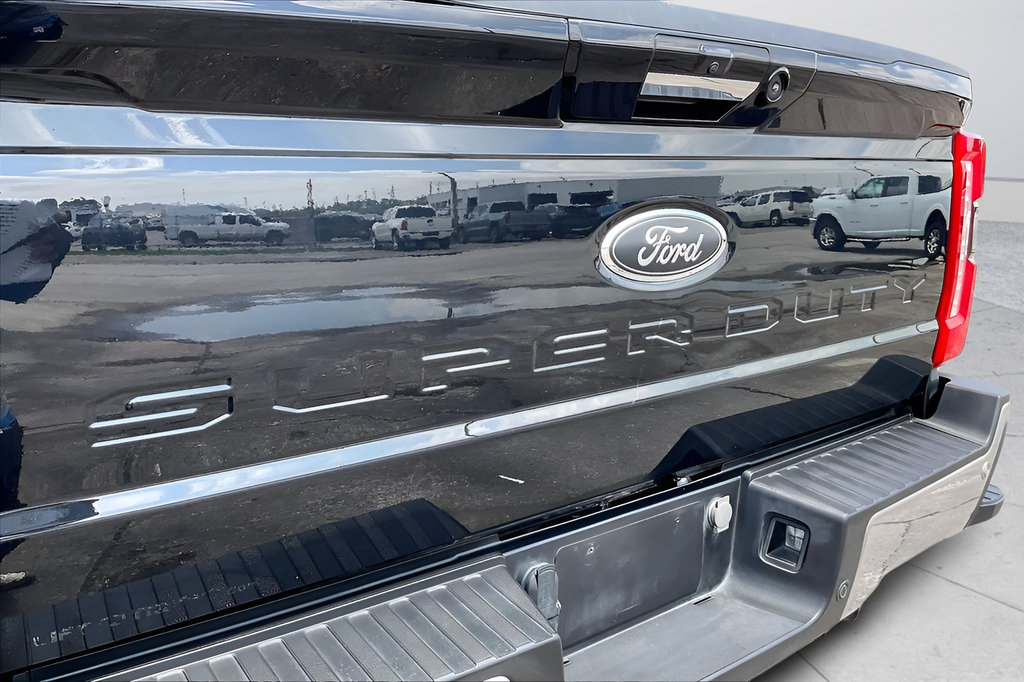 Certified 2024 Ford F250 Lariat w/ Lariat Ultimate Package AWD/4WD image 33