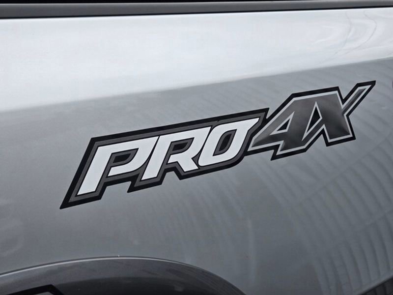 Used 2019 Nissan Titan PRO-4X w/ Pro-4x Convenience Package image 8