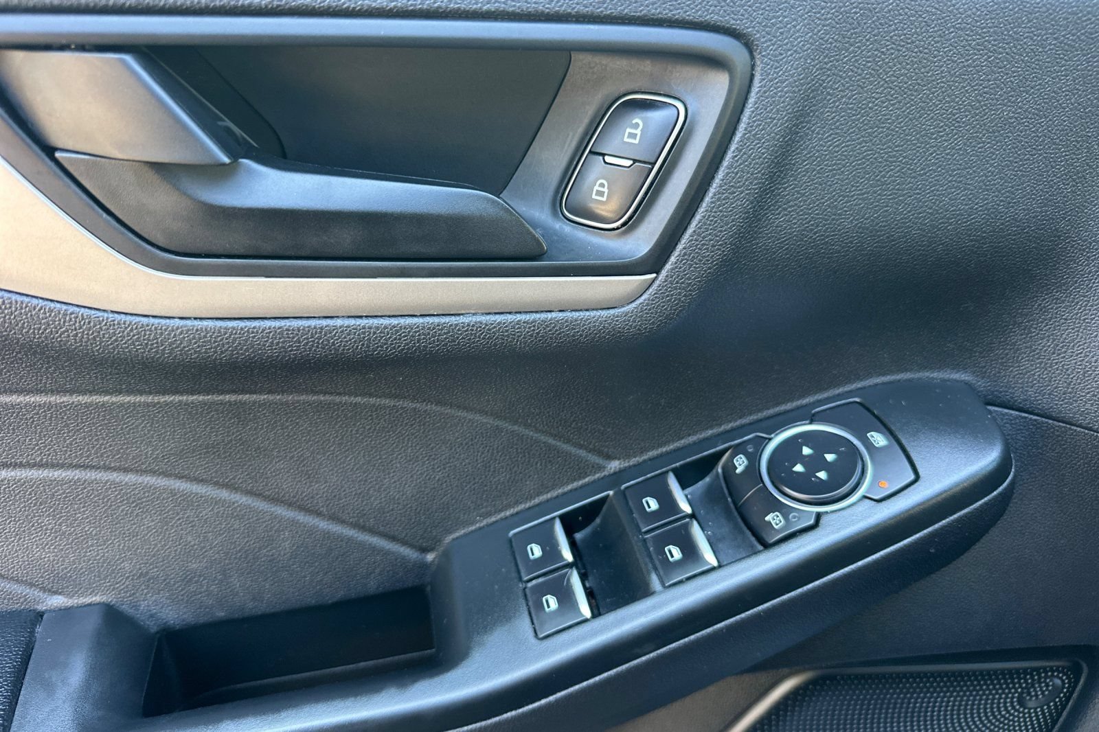 Certified 2022 Ford Escape SE w/ SE Sport Appearance Package FWD image 11