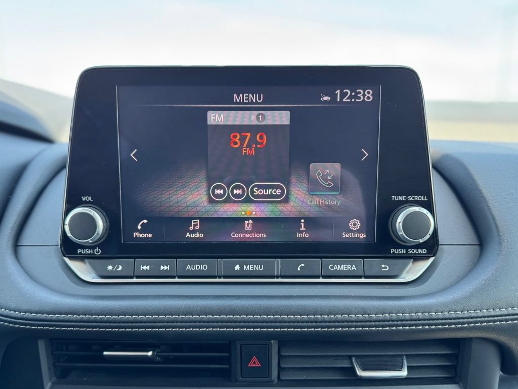 Used 2025 Nissan Rogue SV AWD/4WD image 22