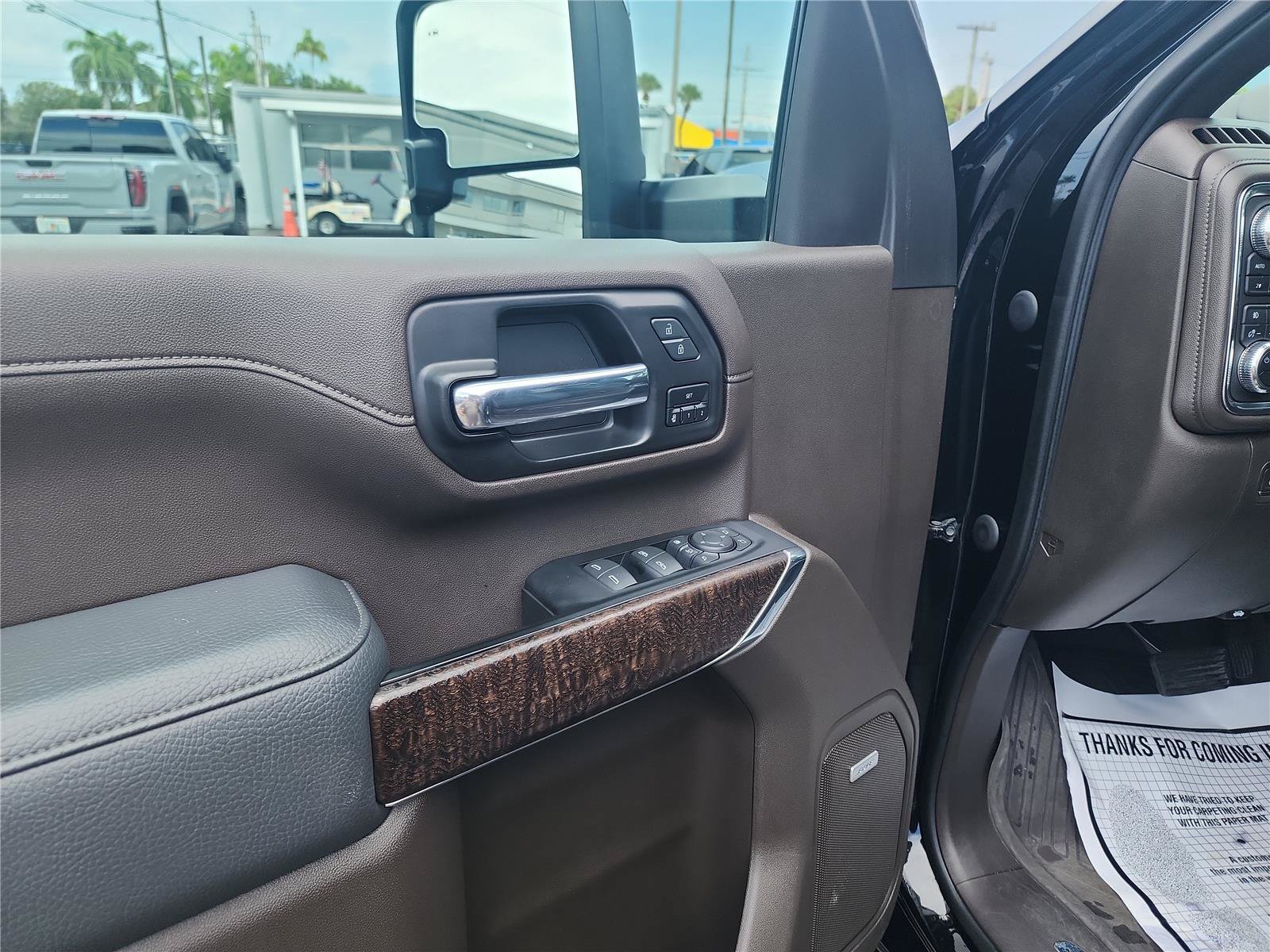 Used 2023 GMC Sierra 2500 Denali w/ Denali Ultimate Package AWD/4WD image 15